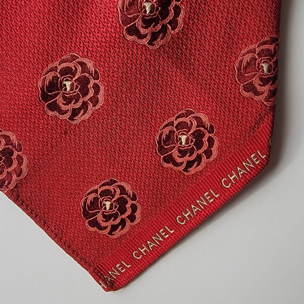 CHANEL Men's Vintage Tie 100% Silk Made in Italy Red with Cameilas Authentic